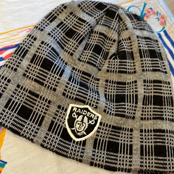 NWOT Raiders Unisex Beanie - Picture 2 of 4